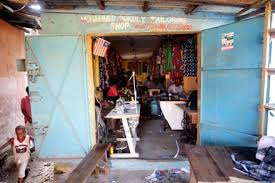 Mohammed Dukuly Tailoring Shop Down Town Redakční stock fotografie