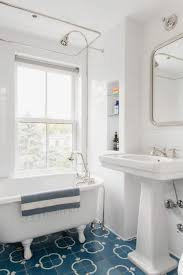 See more of weiss plumbing on facebook. Fliesen Badezimmer Ideen Badewanne Weiss Retro Vintage Boden Tuerkis Motive Armatur Kleine Badezimmer Design Bad Inspiration Stil Badezimmer