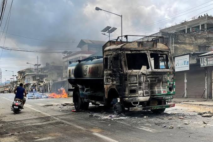Shoot-at-sight' orders issued after violence in India's Manipur | Conflict News | Al Jazeera