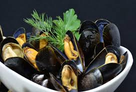 Specialmente nei mesi freddi i frutti di mare hanno stagione. La Tradizione Del Giovedi Santo Zuppa Di Cozze Ecampania