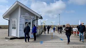 🙏 the whole team will be back with passion from may 05., 2021, from 11:30 am to 14:30 pm and from 17:00 am to 22:00 pm. Germany Tests Out Regulated Tourism In Model Project Dw Travel Dw 06 05 2021