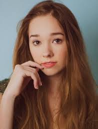 Alisa Queen's Instagram, Twitter & Facebook