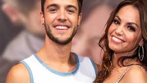 Endlich hat das versteckspiel ein ende! Let S Dance Stars Christina Luft Luca Hanni Waren Sie Schon Wahrend Der Show Heimlich Ein Paar Bunte De