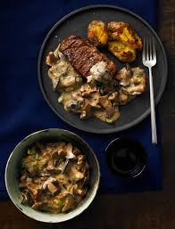 Kalbssteak Mit Pilzragout Und Kummel Zitronen Kartoffeln Pilze In Samiger Sauce Und Ein Reelles Steak Herrliche Hausma Pilzragout Lebensmittel Essen Rezepte