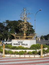 Namun untuk bandara perintis juga cukup banyak. Kamus Bergerak 9 Bandar Diraja Terbesar Di Malaysia