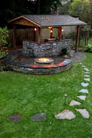 20 Frische Ideen Fur Partydeko Gartenparty Im Fruhling Planen Feuerstelle Garten Holz Pavillon Gartengestaltung