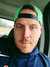 Hey, I'm Corey I'm 35 I'm new to Nashville. Don't really have any friends  up here. Looking to meet new people, hit me up!