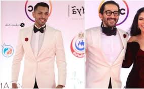 وشارك حسن أبو الروس في دراما رمضان الماضي بملسسل. ÙÙŠØ¯ÙŠÙˆ Ø¨Ø³Ø¨Ø¨ ØªØ´Ø§Ø¨Ù‡ Ø¥Ø·Ù„Ø§Ù„ØªÙ‡Ù…Ø§ Ø£Ø­Ù…Ø¯ Ø­Ù„Ù…ÙŠ Ù„Ø­Ø³Ù† Ø£Ø¨Ùˆ Ø§Ù„Ø±ÙˆØ³ Ø£Ù†Ø§ Ù„Ø§Ø¨Ø³Ù‡Ø§ Ø¹Ù„Ø´Ø§Ù† Ù…Ø±Ø§ØªÙŠ Ø§Ù†Øª Ù„Ø§Ø¨Ø³Ù‡Ø§ Ù„ÙŠÙ‡