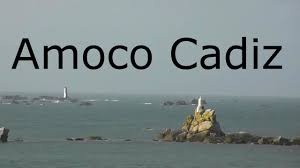 Il s'éventre et coule, lâchant 220 000 tonnes de pétrole brut. Der Untergang Der Amoco Cadiz 34 Jahre Spater The Sinking Artwork Jw 34 Years Later Youtube
