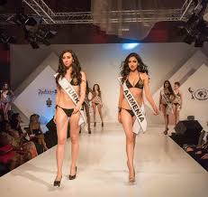 Türkiye'nin en tanınmış mankenlerinden biri olan tuğba özay, 10 şubat 1978 yılında i̇stanbul'da doğdu.katıldığı 1995 miss model of the world dünya güzellik yarışması ikinci oldu. Guzellik Yarismasi Ama Guzellige Bakilmiyor Uludag Sozluk