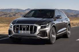 Semejstvo Modelej Audi Q8 Obzavelos Novoj Topovoj Versiej Audi Sq8 2019 2020 Goda Zaryazhennyj Variant Kupeobraznogo Krossovera Otlich Audi Audi Rs Suv Models