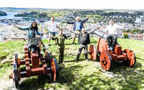 Basert på din tidligere aktivitet hos oss, vil du få annonser vi. Korona Allsang Pa Grensen Slik Blir Sommerens Allsang Pa Grensen