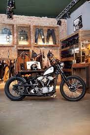 Dirtydutchcrew Burg Und Schild Very Nice Shop In Berlin Germanyhttp Www Burgundschild Com Motorcycle Shop Motorcycle Garage Motorcycle Store
