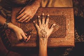 For millennia, henna has been a staple in joyous ceremonies ranging from wedding ceremonies to battle. Top 10 Henna Spots To Visit In Dubai Lovin Dubai