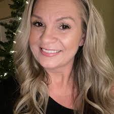 Here's a little Friday afternoon dancin' song for y'all. "Boot Scootin'  Boogie," by Brooks & Dunn