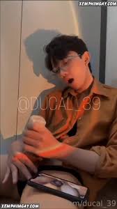 Hot Vietnamese Solo - BoyFriendTV.com