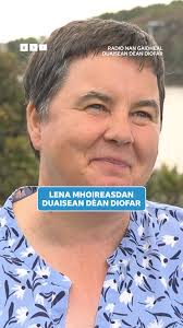 Tha Isla Scott às na Hearadh, na seinneadair agus na neach-ciùil agus bha i  còmhla rinn Dihaoine san Òb air Feasgar a' seinn òrain, nam measg, an  t-òran aice fhèin 'Nuair Thigeas