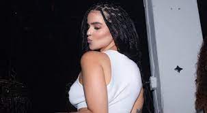 وكانت رهف قد عاشت أزمة كبيره مع حبيبها الكونغولي لوفولو راندي، الذي ادعى أنها. Ø±Ù‡Ù Ø§Ù„Ù‚Ù†ÙˆÙ† Ø¨Ù…Ø¤Ø®Ø±Ø© Ø´Ø¨Ù‡ Ø¹Ø§Ø±ÙŠØ© ÙˆÙˆØ¶Ø¹ÙŠØ§Øª Ù…Ø«ÙŠØ±Ø© Ø¨Ø§Ù„ØµÙˆØ±