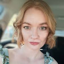 Is green light therapy effective for migraine treatment?