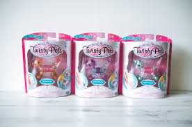 Daisy the sloth was introduced as a token of gratitude for the generous donations they got for the doctors without borders/médecins sans frontières (msf). Twisty Petz Review Twistable Wearable Fashionable Five Little Doves