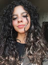 Pin de Lisset Martinez em Cabello Chino