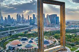The dubai frame, also known as the berwaz dubai, is be a special attraction in dubai where visitors can enjoy a particular panoramic view. Dubai Frame Eintrittskarte 2021 Tiefpreisgarantie