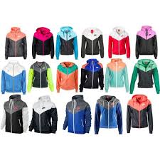 The ripstop fabric on the exterior means it can handle a bit of wear and tear, but does make the venture 2 one of the heavier windbreakers. A Fashion Look From March 2015 Featuring Nike Jackets Nike Und Nike Activewear Jackets Browse And Shop Related L Nike Windbreaker Jacket Nike Outfits Clothes