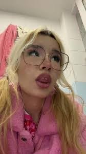 Eva Bedoy's Instagram, Twitter & Facebook