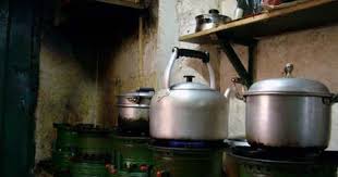 板間房共用的廚房 一戶一火水爐 最多人住時曾有二十個以上 decorative jars decor my home