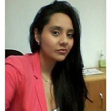 Erika Loeza's Instagram, Twitter & Facebook