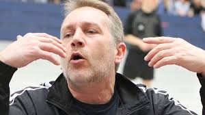 Neuer Trainer dringend gesucht