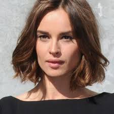 Ti piacciono i capelli corti e il taglio che preferisci in assoluto è l'intramontabile caschetto? Capelli A Caschetto Idee Per Il Tuo Taglio Melarossa