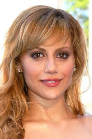 Molly Gunn (Brittany Murphy) has never worked a day in her life and has  lived like a queen since her father, a famous rock 'n' roll star, died and  left her his