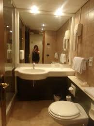 No matter what brings you and your family to venice, there's a holiday inn® brand hotel that has something special to offer. Bano Muy Comodo Y Limpio Picture Of Holiday Inn Venice Mestre Marghera Tripadvisor