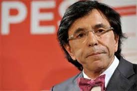 La nouvelle piscine de mons a été inaugurée vendredi par le bourgmestre elio di rupo qui s'est jeté à l'eau. Belgique Elio Di Rupo Un 1er Ministre Pedophile Plusieurs Politiciens Et La Famille Royale Impliques Hive