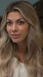 Jessica Bolling's Instagram, Twitter & Facebook