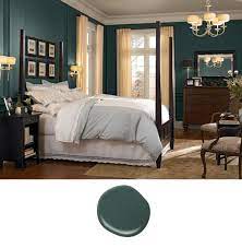 Color Of The Month Hunter Green Restful Bedrooms Green Master Bedroom Hunter Green Bedrooms