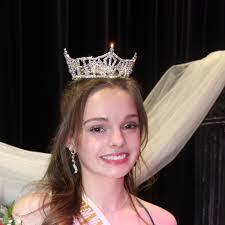 Maple queen selected from 10 contestants