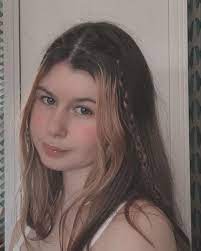 E Girl Hair Two Front Strands Dyed Front Hair Styles Dye My Hair Girls Hairstyles Braids