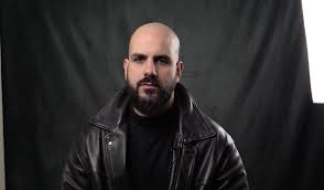 Comment assassiner un militant de gauche, démonstration à l'appui avec armes à feu, accompagné de conseils sur la manière de se. Papacito Jean Lassalle Ferait Un Magnifique Roi De France Valeurs Actuelles