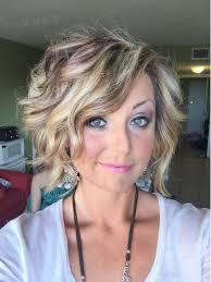 Beach Curls For Short Hair Short Hair Styles For Round Faces Short Wavy Hair How To Curl Short Hair