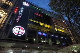 Jetzt neu im giga center virtual reality. Led Screen Festinstallation Giga Center Innlights