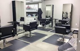 Salon Styling Station With Full Mirror Plenty Of Storage Behind The Mirroor And Full Length Mirror L Salon Interior Design Salon Interior Hair Salon Interior