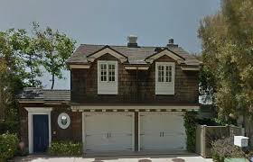 I Want The Beach House From Grace And Frankie Thanks Hooked On Houses Beach Cottage Decor Beach House Exterior House