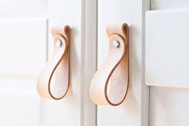 Poignee Cuir Leather Drawer Pulls Leather Door Handles Etsy Leather Drawer Pulls Drawer Pulls Cupboard Handles