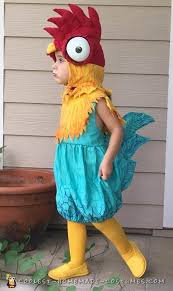 Disney moana costume if we're talking about recognizable style and the best animal companion out there, it is hard not to pay attention to the gal who has the entire ocean on her side! Hilarious Homemade Heihei Costume From Moana