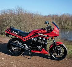 The cbx750, or rc17 is a honda motorcycle sold primarily in europe, south africa and australia. Lesen Sie Honda Cbx 750 Online