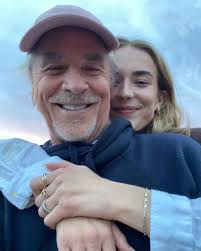 Wanna see my stunningly beautiful daughter?... swipe left. @grace.johhnson