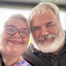 Doreen Holcomb's Instagram, Twitter & Facebook