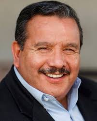 Larry Arce's Instagram, Twitter & Facebook